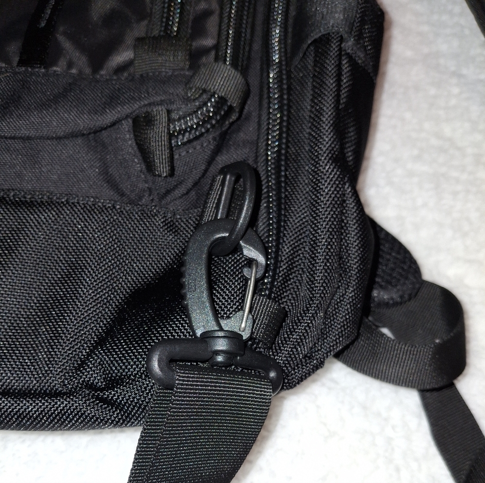 Topo Designs Black Backpack- Global Travel Bag 30L - NWT - Picture 4 of 13